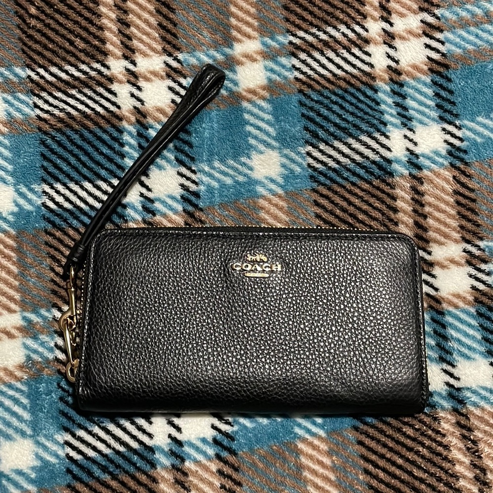 Wallet. Wristlet